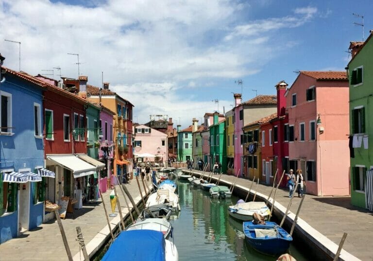 20 Travel Photos That Prove Burano Is the Most Colourful Place in the World