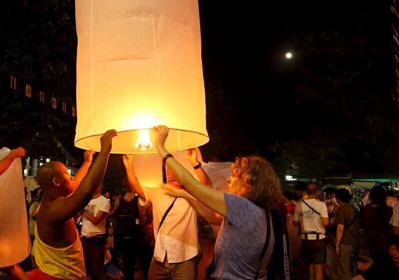 10 Things You Need to Know Before You Attend the Yi Peng Lantern ...