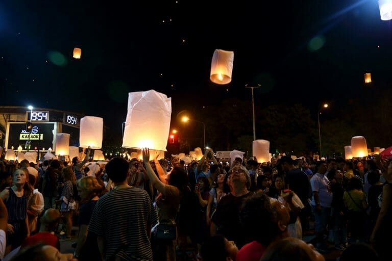 10 Things You Need to Know Before You Attend the Yi Peng Lantern ...